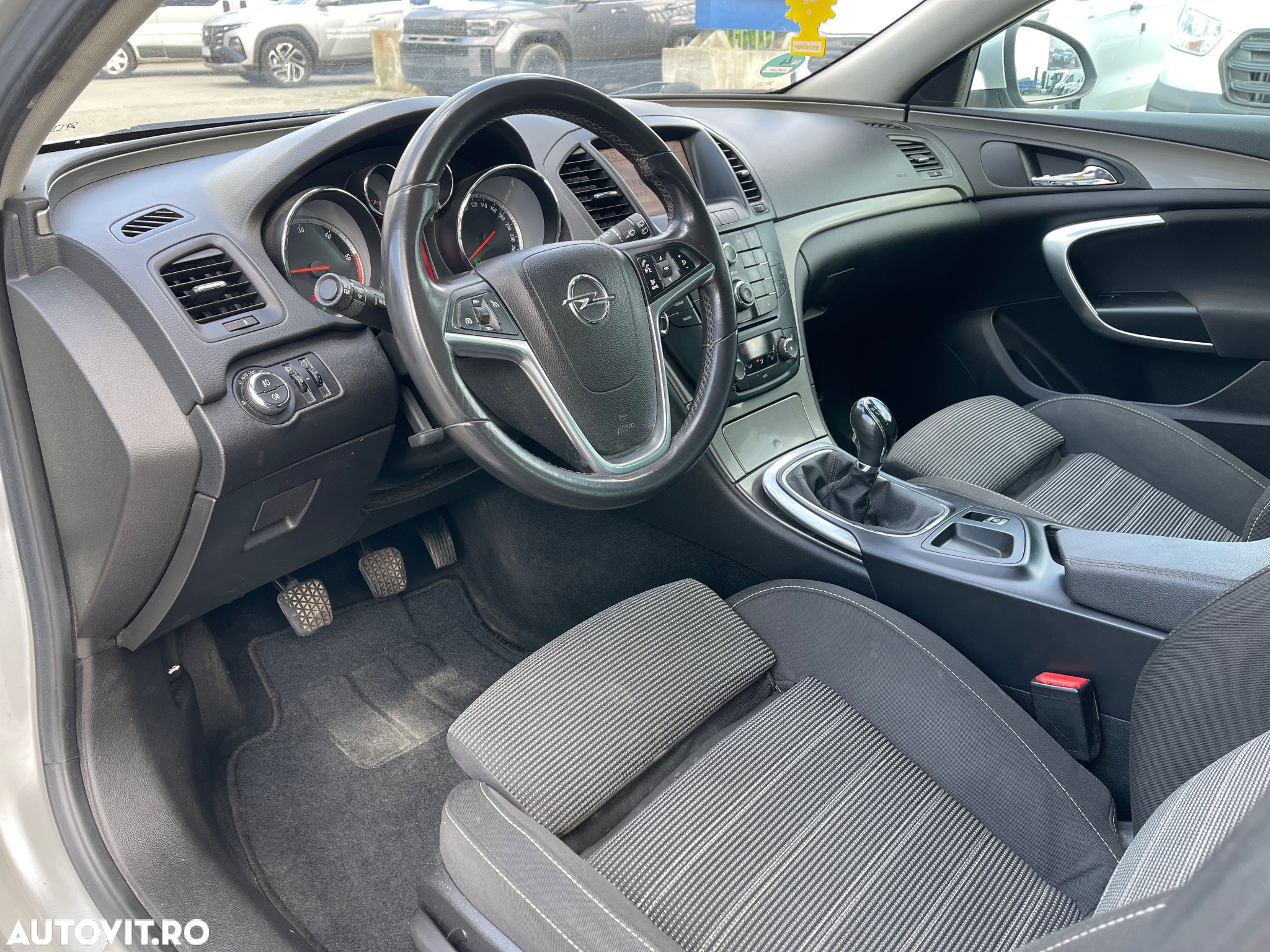 Opel Insignia 2.0 CDTI Sports Tourer - 12