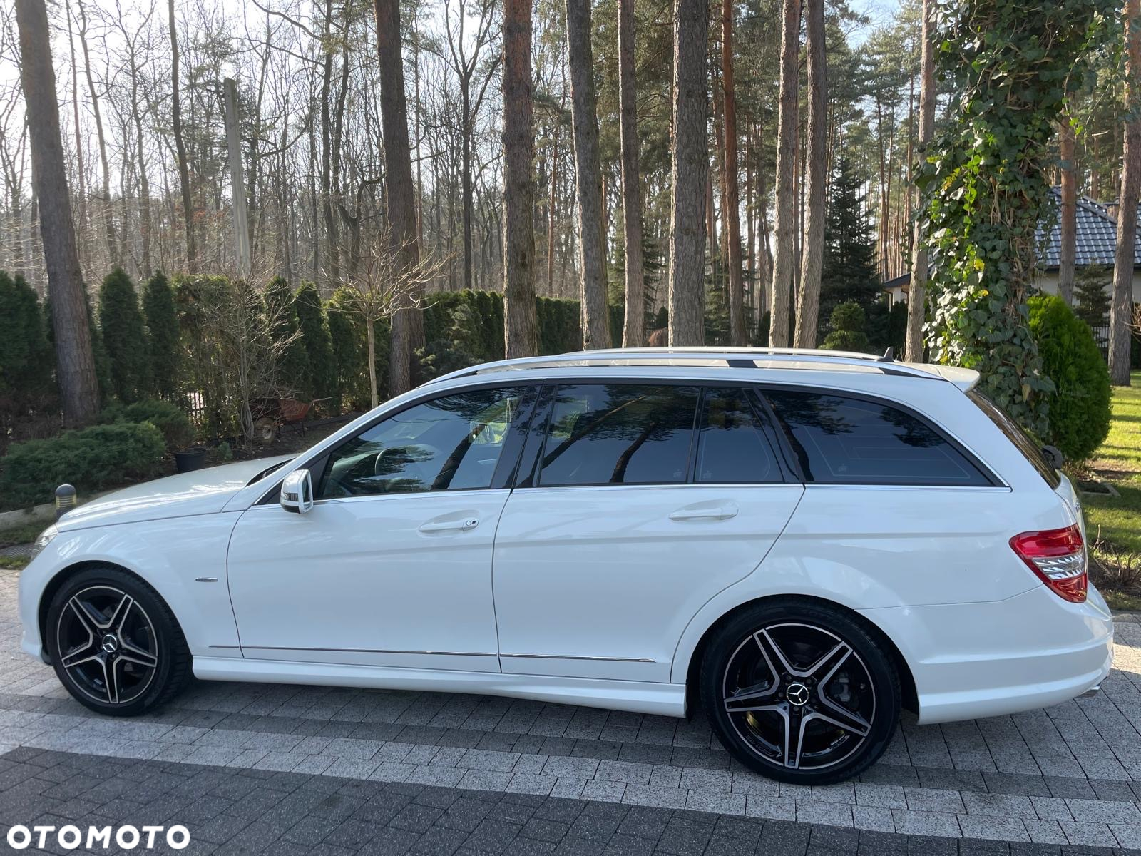 Mercedes-Benz Klasa C 250 CGI BlueEff Avantgarde - 12