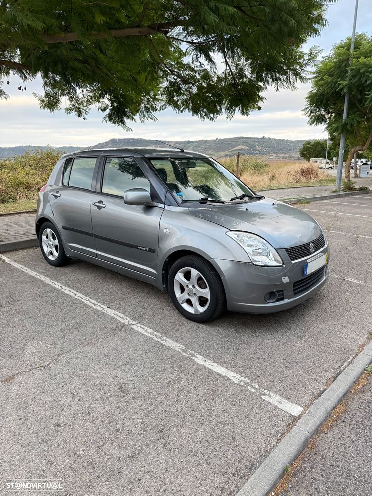 Suzuki Swift 1.3 16V GLX - 2
