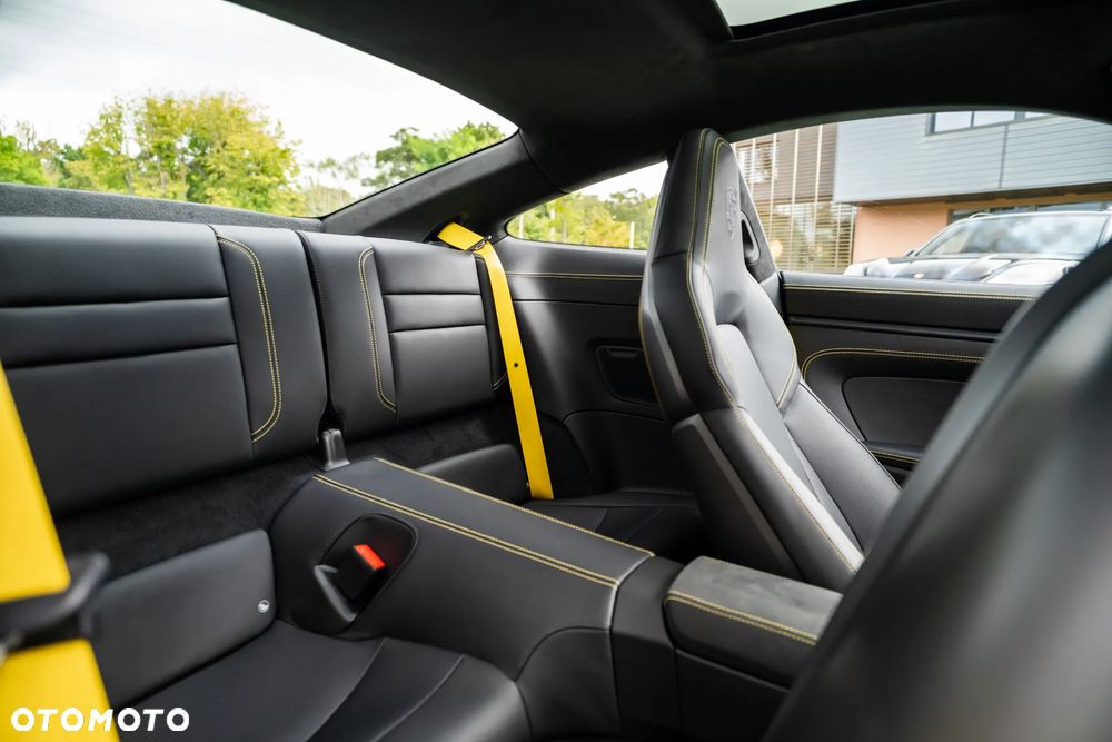 Porsche 911 Carrera T-Hybrid 4 GTS - 29