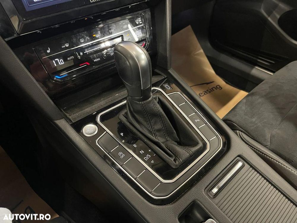 Volkswagen Passat 2.0 TDI DSG Highline - 24