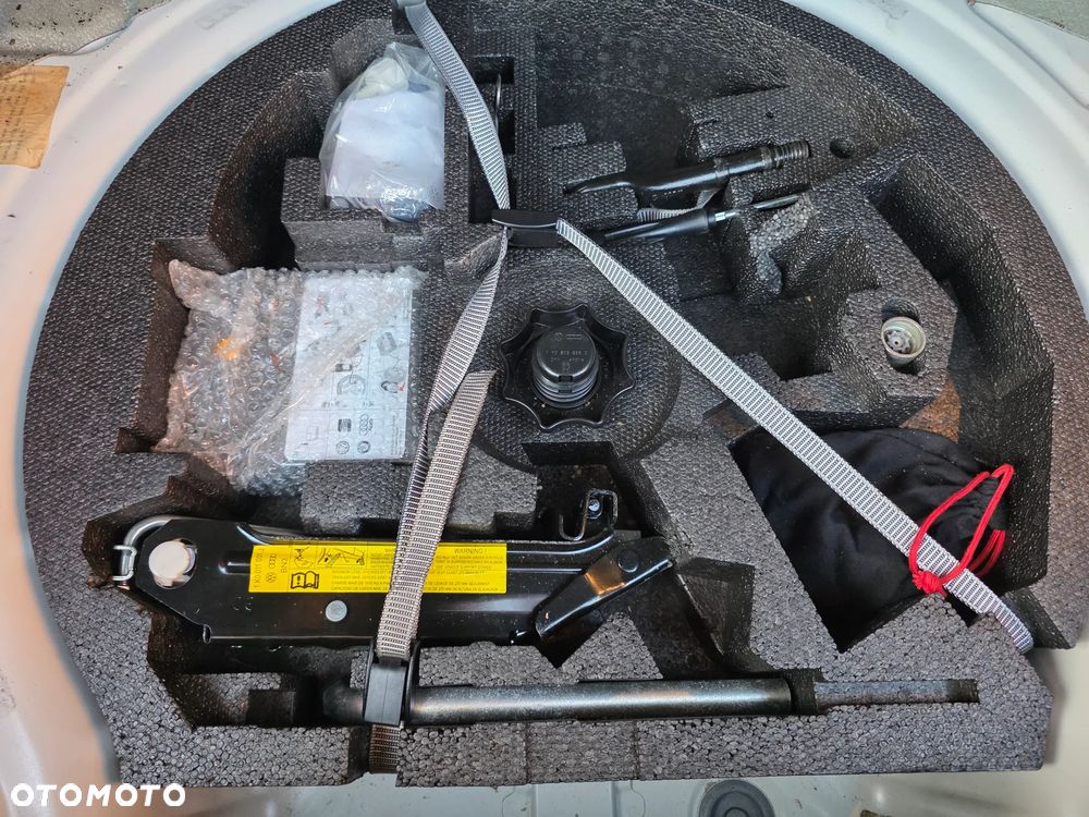 Volkswagen Golf 1.2 TSI BlueMotion Technology Style - 27