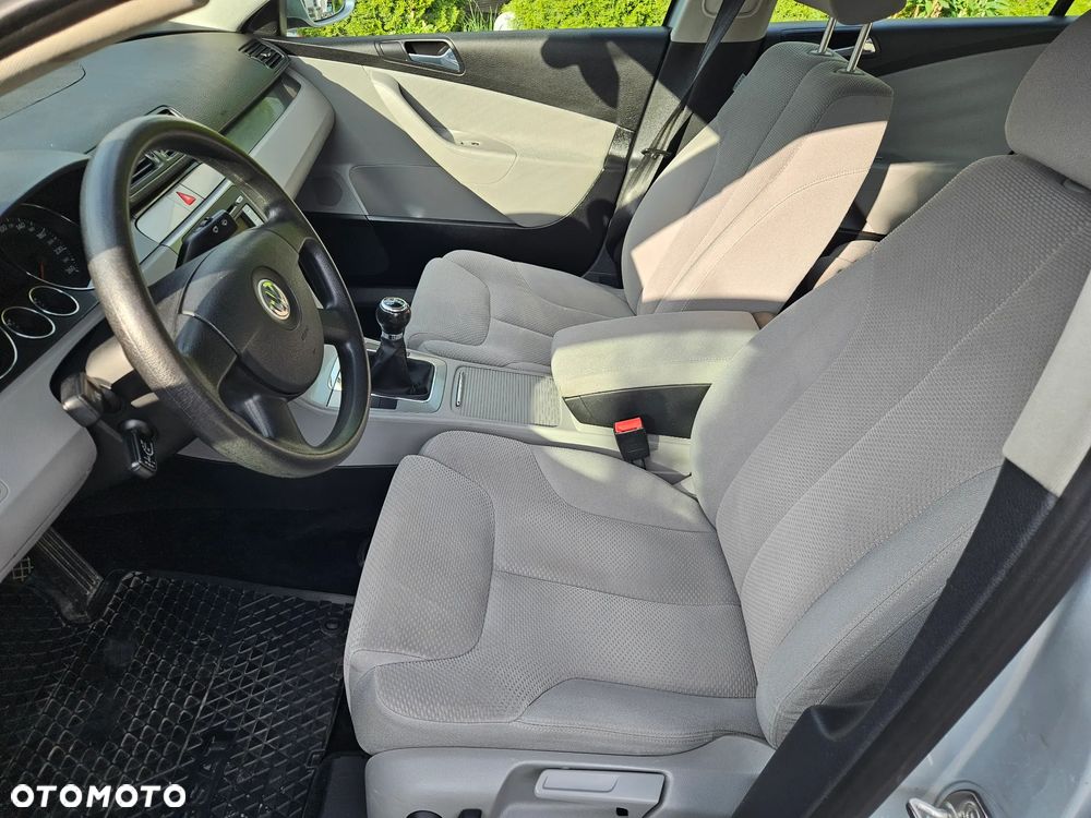 Volkswagen Passat 2.0 FSI Comfortline - 7