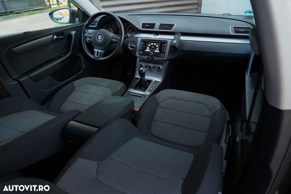 Volkswagen Passat Variant 2.0 Blue TDI DSG SCR Comfortline - 18