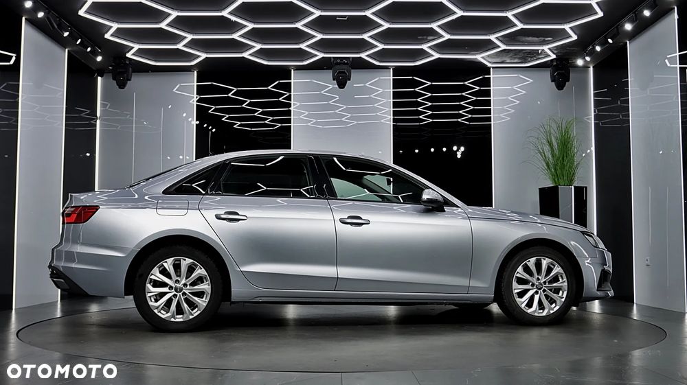 Audi A4 Limousine 35 TFSI Sport S tronic - 12