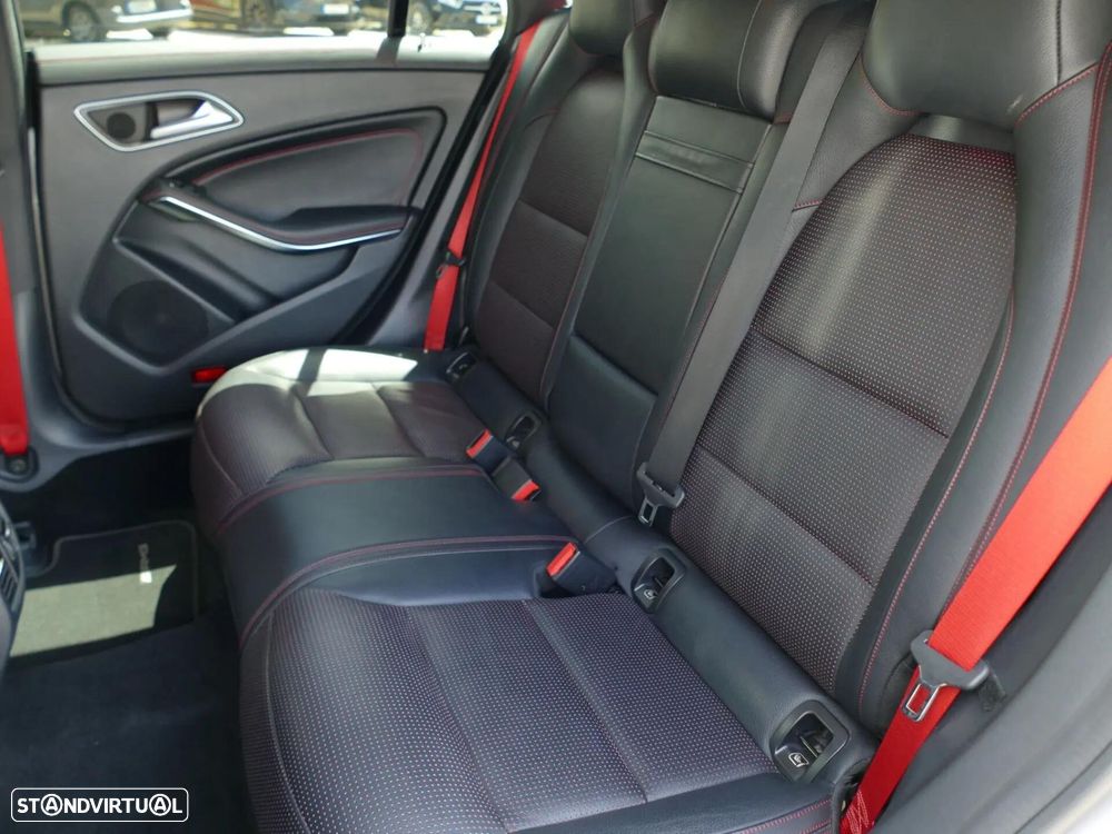 Mercedes-Benz CLA 45 AMG Shooting Brake 4-Matic - 40