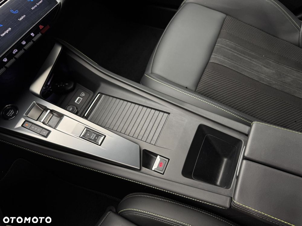 Peugeot 308 1.6 Hybrid PHEV GT EAT8 - 28