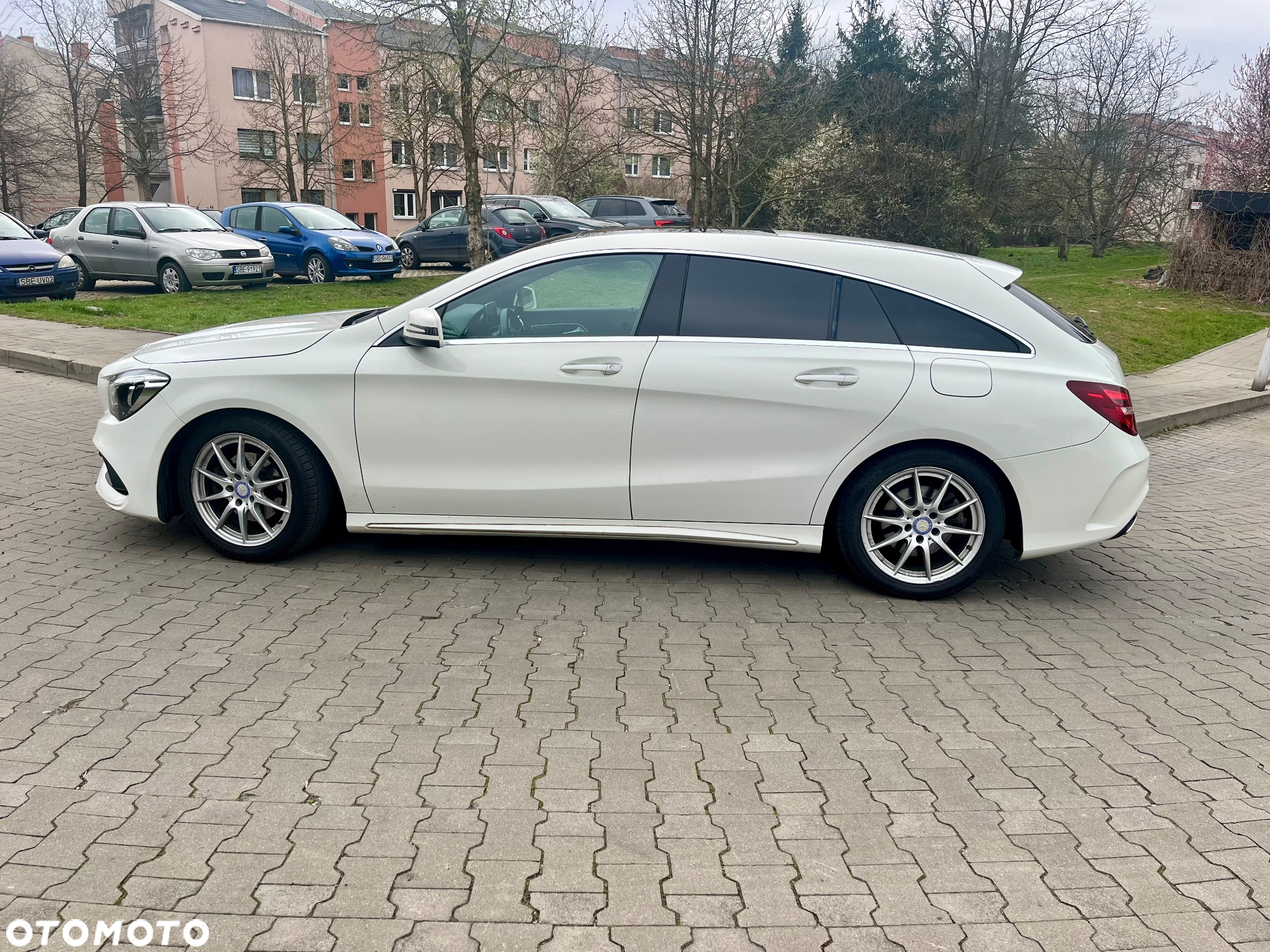 Mercedes-Benz CLA 180 d 7G-DCT AMG Line - 3