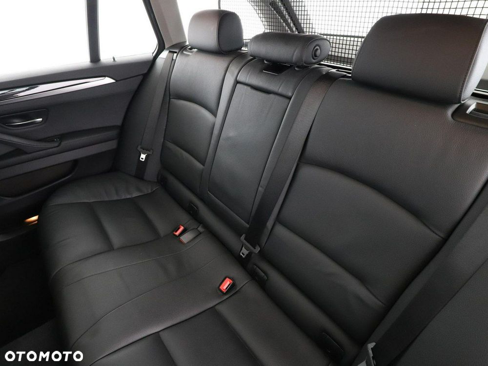 BMW Seria 5 520d xDrive - 18