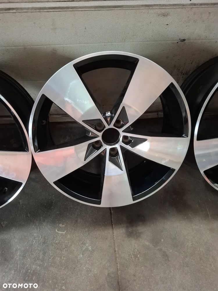 Volvo XC40 Felgi komplet 4 szt 31471554 r19 - 4