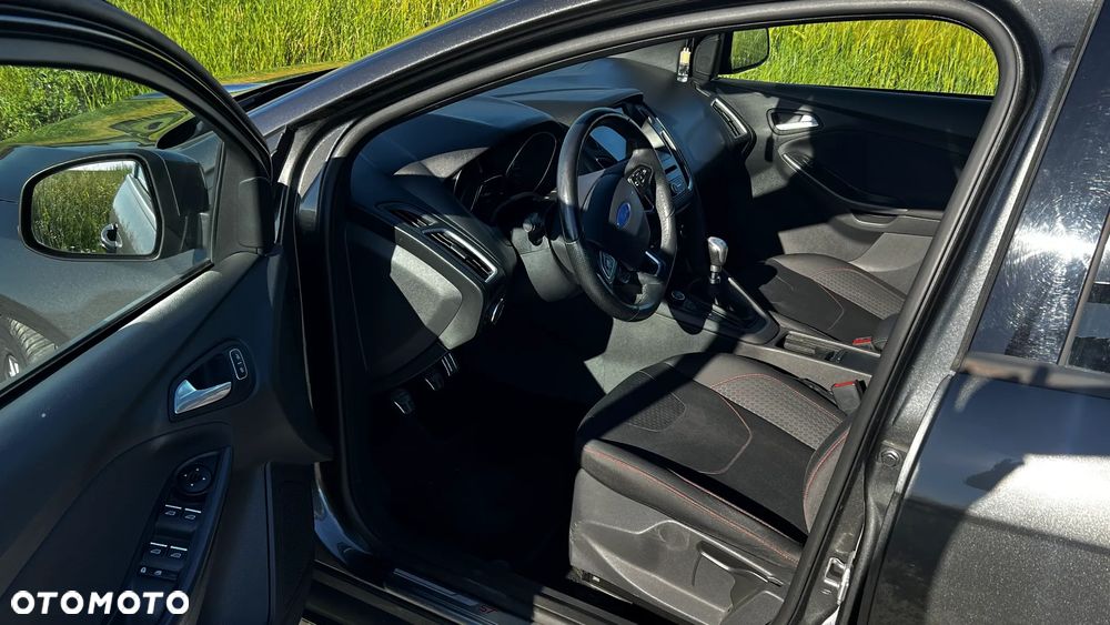 Ford Focus 1.5 EcoBoost STart-Stopp-System ST-LINE - 12