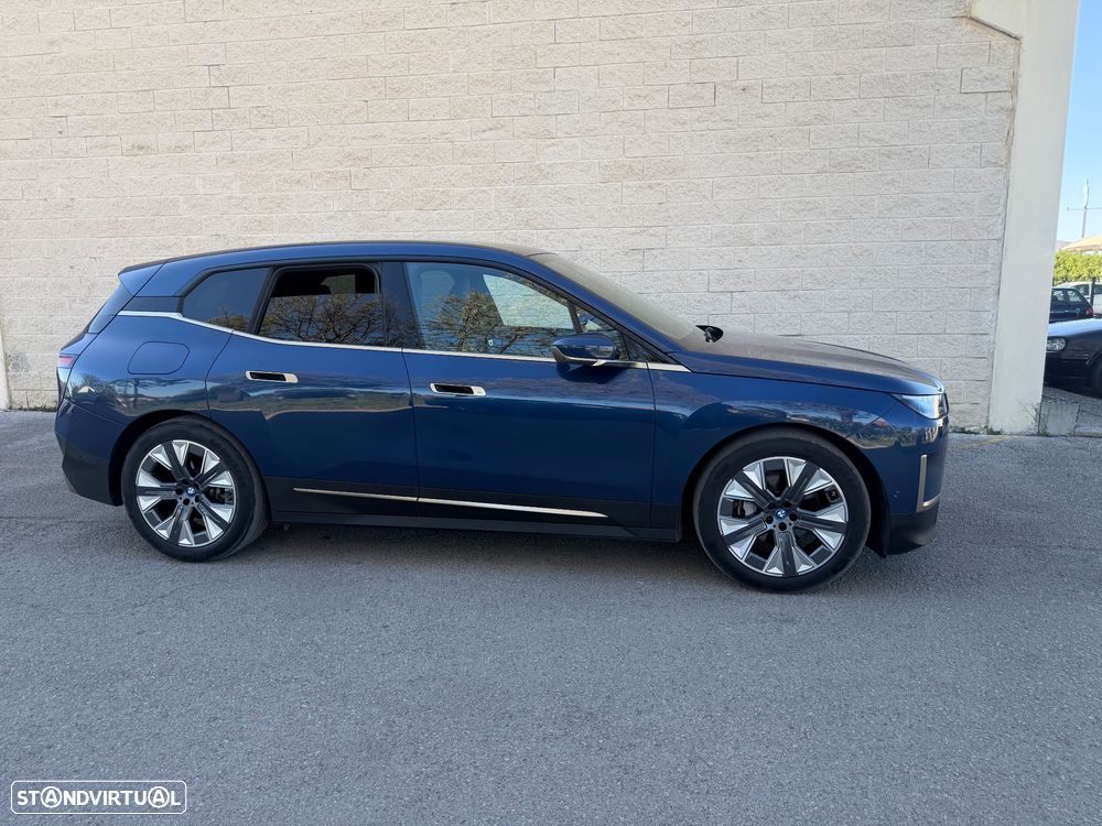 BMW iX xDrive 40 Pack Desportivo - 4
