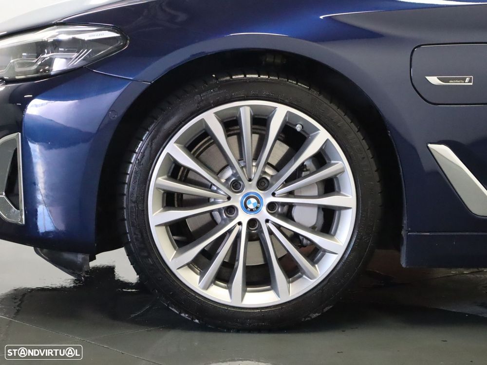 BMW 530 e Line Luxury - 6