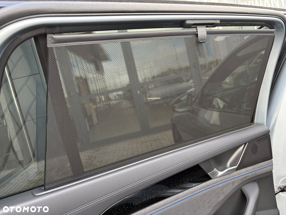 Volkswagen Passat Variant 2.0 TDI SCR R-Line Plus DSG - 15