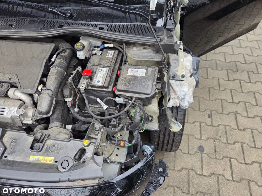 Peugeot 208 1.2 T Allure S&S - 16
