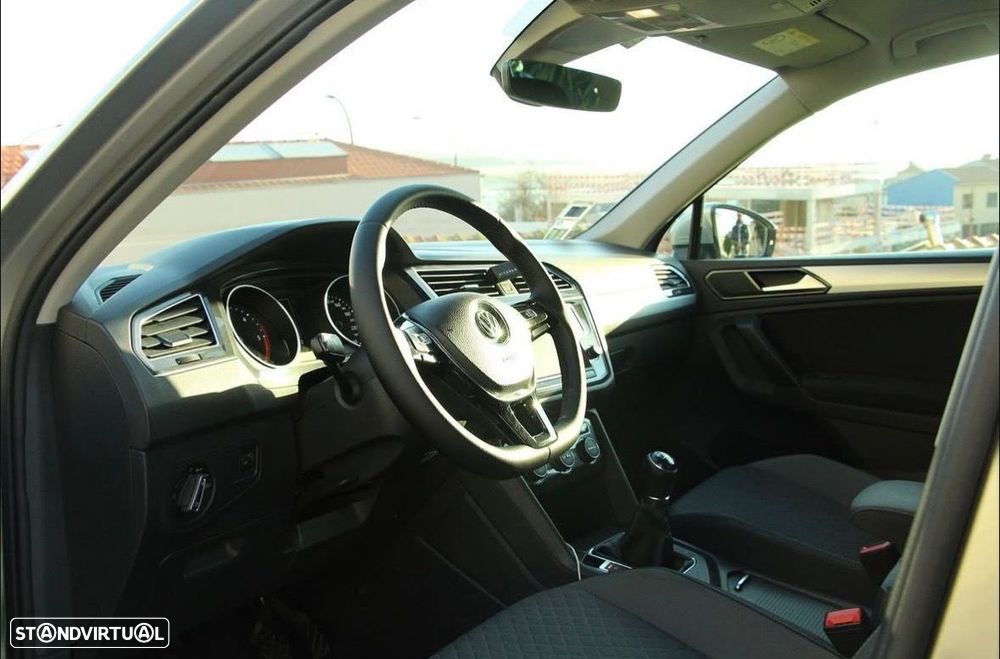 VW Tiguan 1.6 TDI Confortline - 4