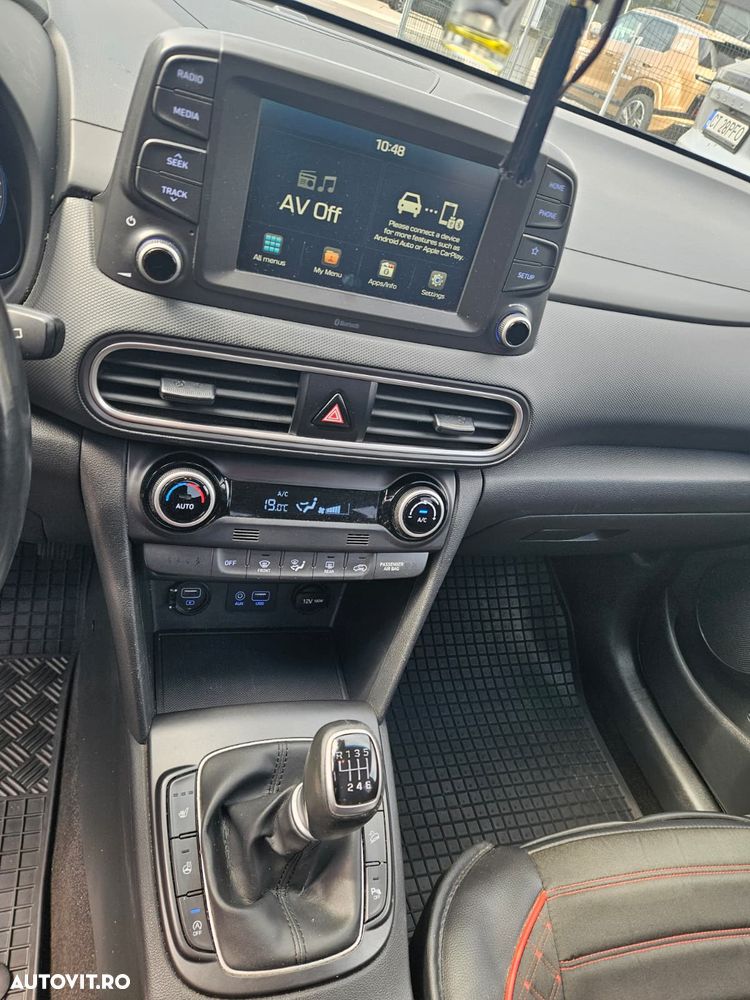 Hyundai KONA - 11