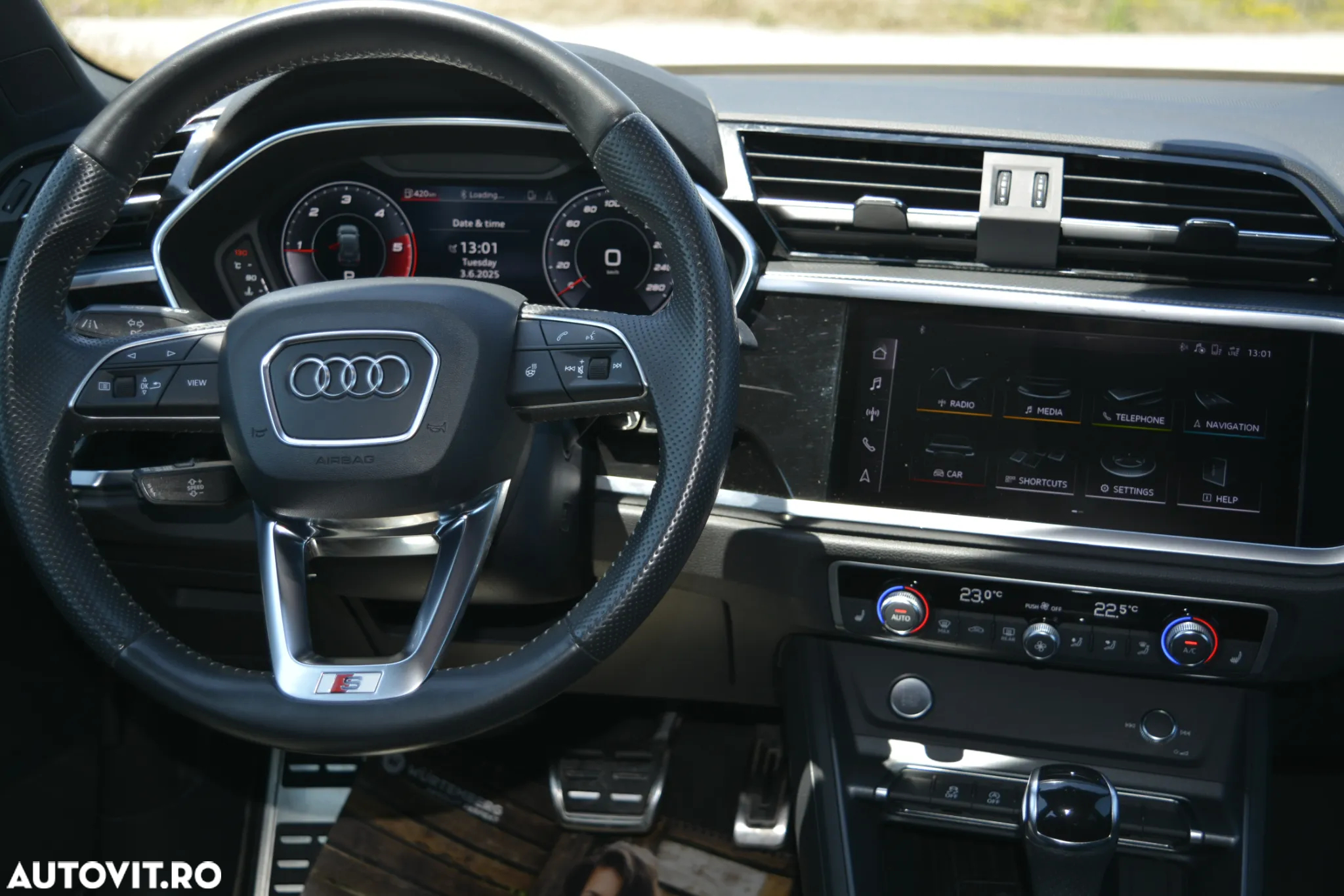 Audi Q3 2.0 TDI S tronic sport - 24