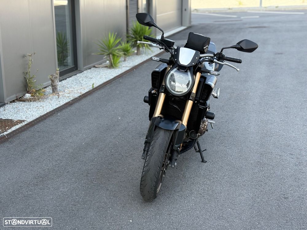 Honda CB 650 RA - 4