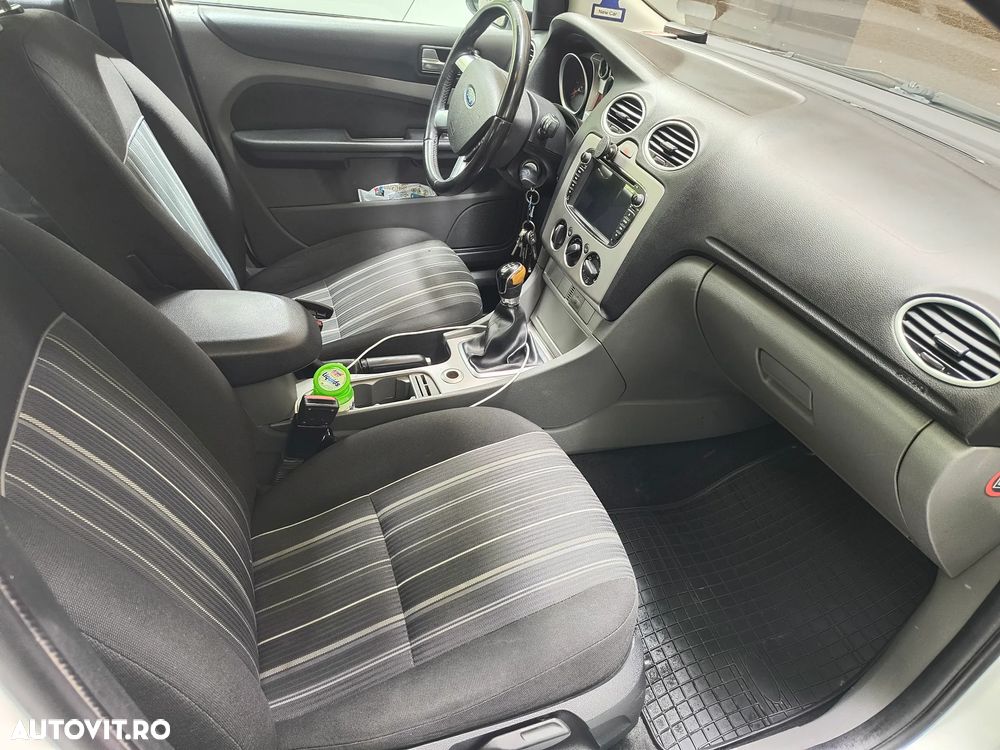 Ford Focus 1.6 TDCi Trend - 13