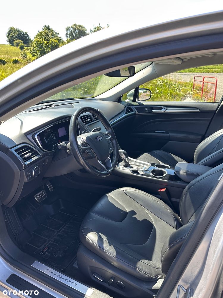 Ford Fusion - 7
