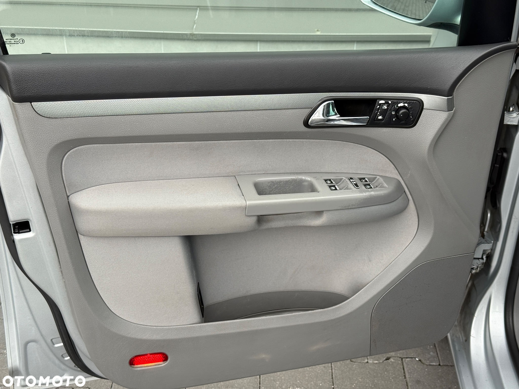 Volkswagen Touran - 9