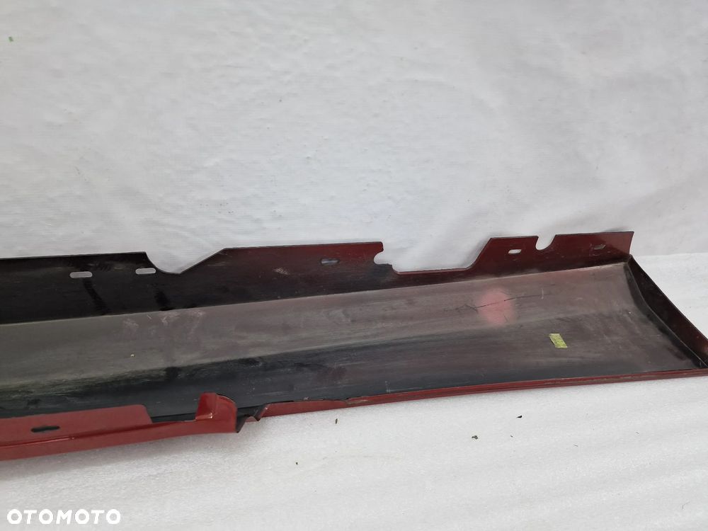 BMW E81 / E82 / E88 06- ŁADNA LEWA / PRAWA LISTWA PROGOWA / NAKŁADKA PROGU , KOLOR SEDONAROT , NR 51777183234 / 7183234 / 5177-7183233 / 7183233 , NR AUKCJI PR405 - 21