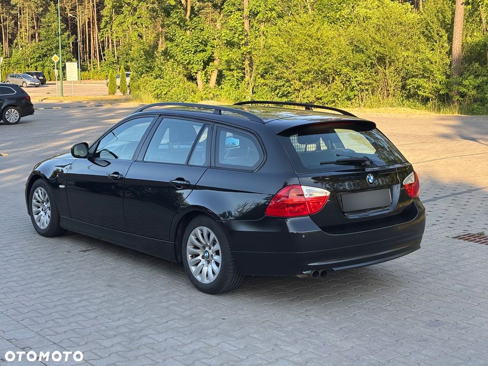 BMW Seria 3 325i - 3