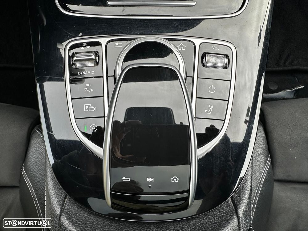 Mercedes-Benz E 220 d AMG designo - 13