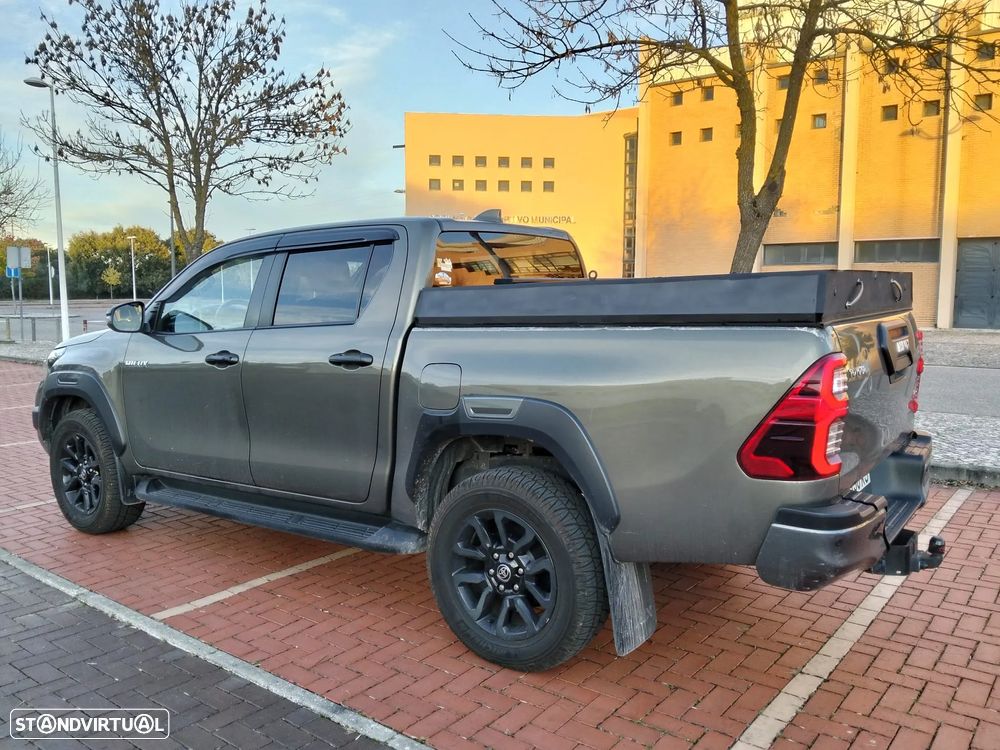 Toyota Hilux 2.8 D-4D 4WD Invincible TA - 2