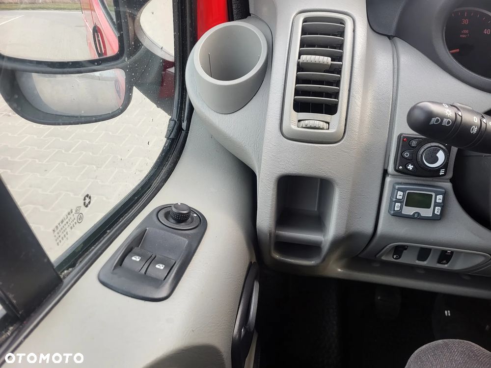 Opel Vivaro - 23