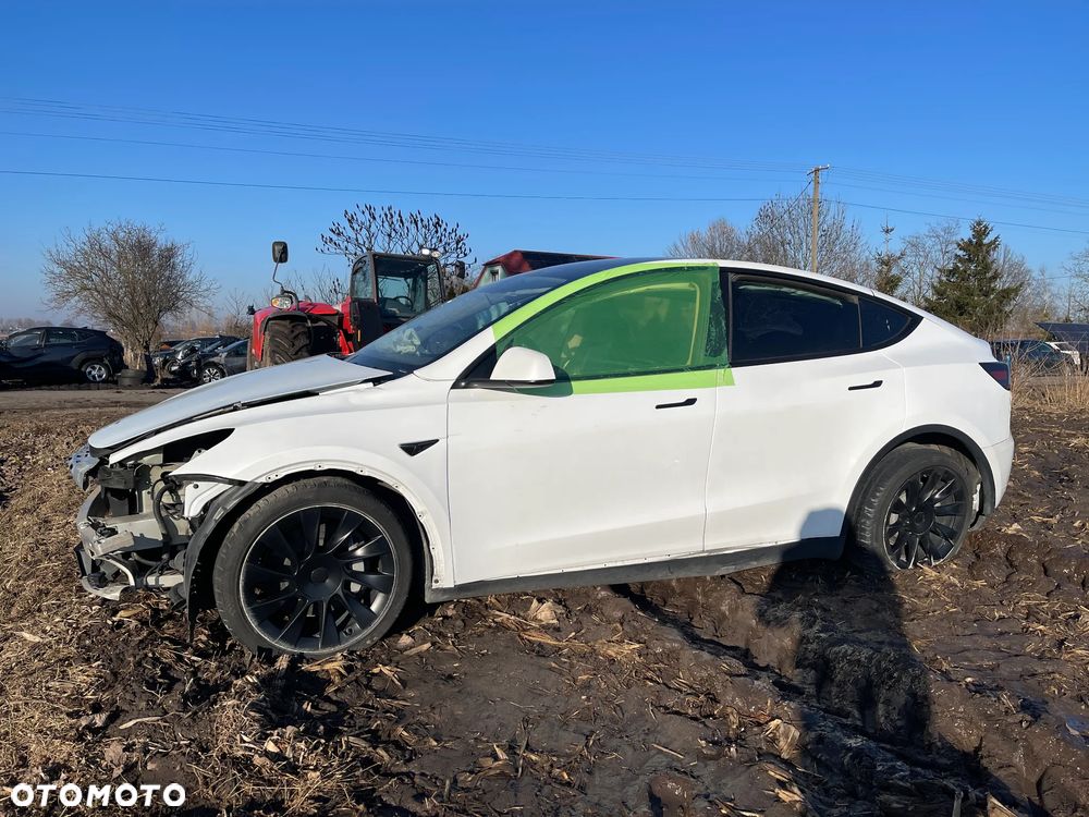 Tesla Model Y Standard - 3