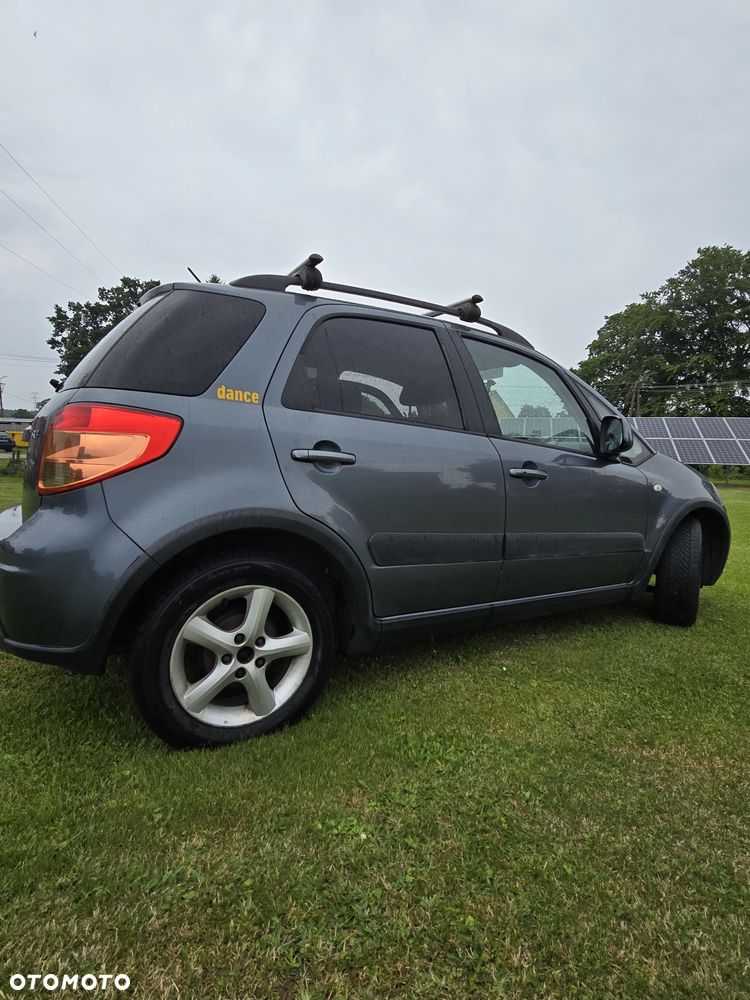 Suzuki SX4 1.6 GS / Premium - 14