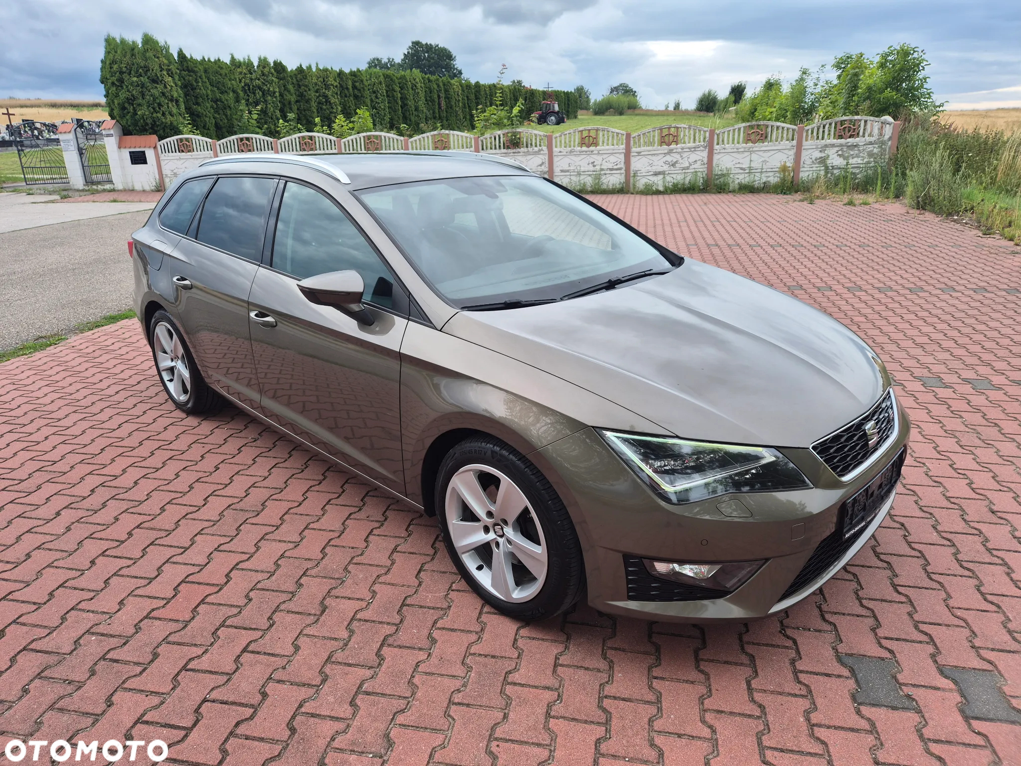Seat Leon Sportstourer 2.0 TDI FR Plus - 10