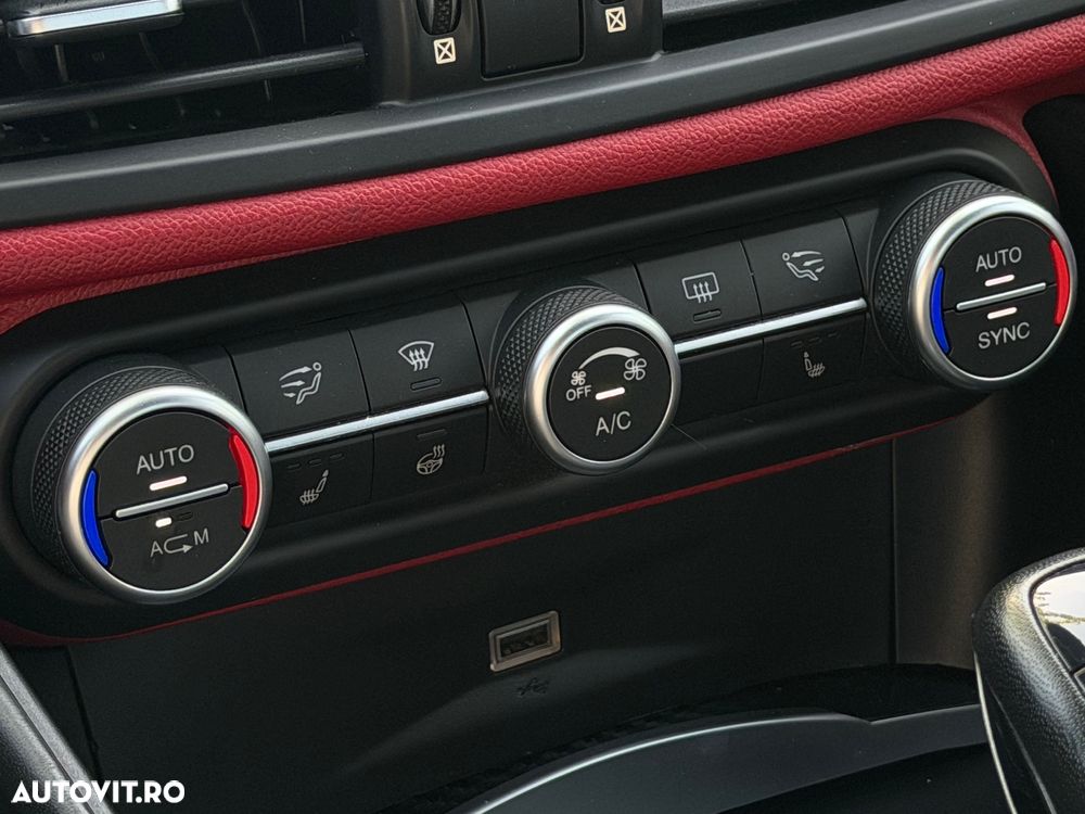 Alfa Romeo Giulia 2.9 V6 Bi-Turbo AT8 Quadrifoglio - 21