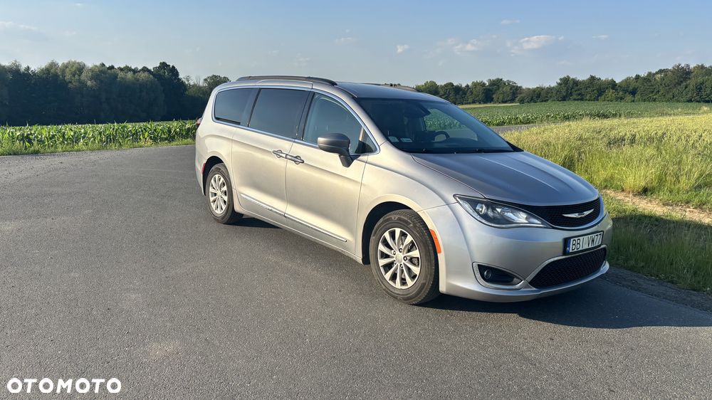 Chrysler Pacifica - 37