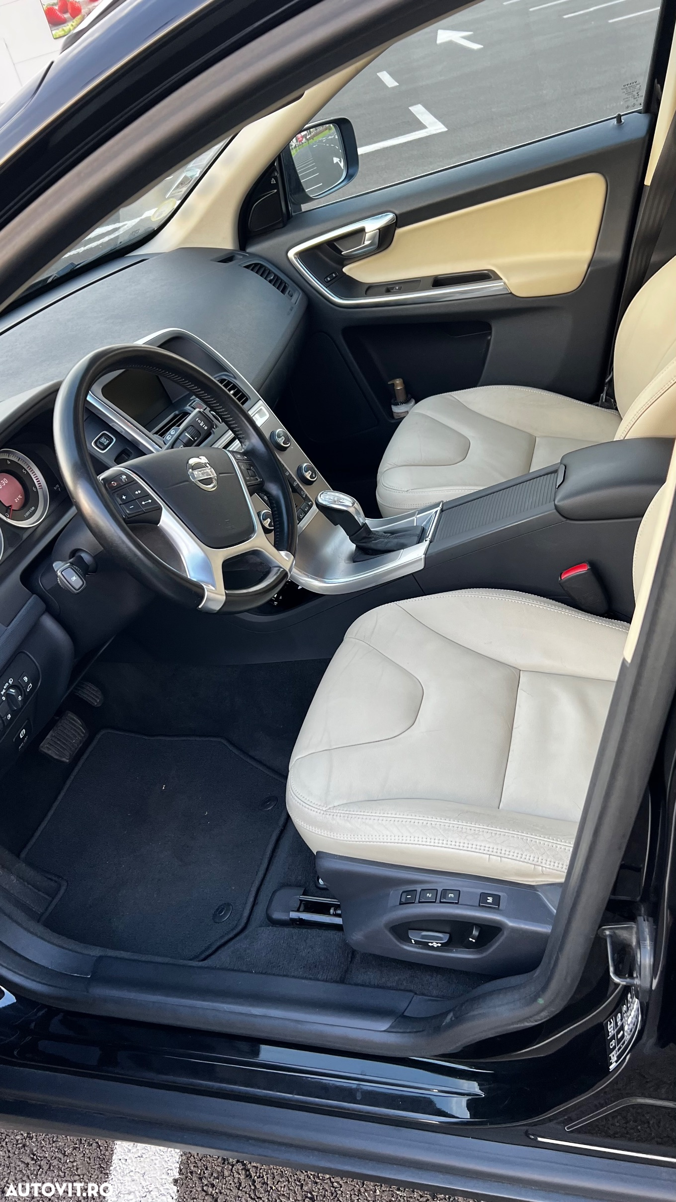 Volvo XC 60 D5 AWD Aut. Summum - 26