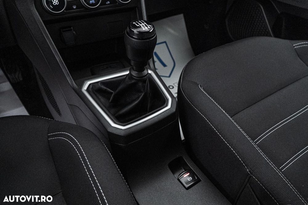 Dacia Logan TCe 90 MT6 Prestige - 27