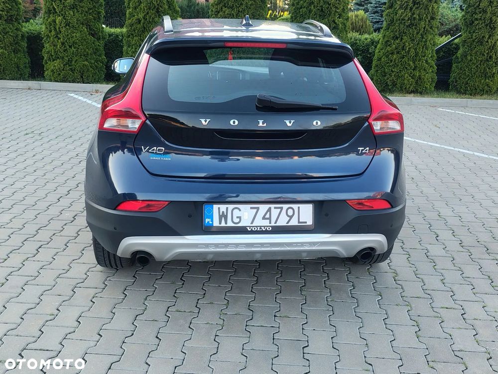 Volvo V40 Cross Country - 7