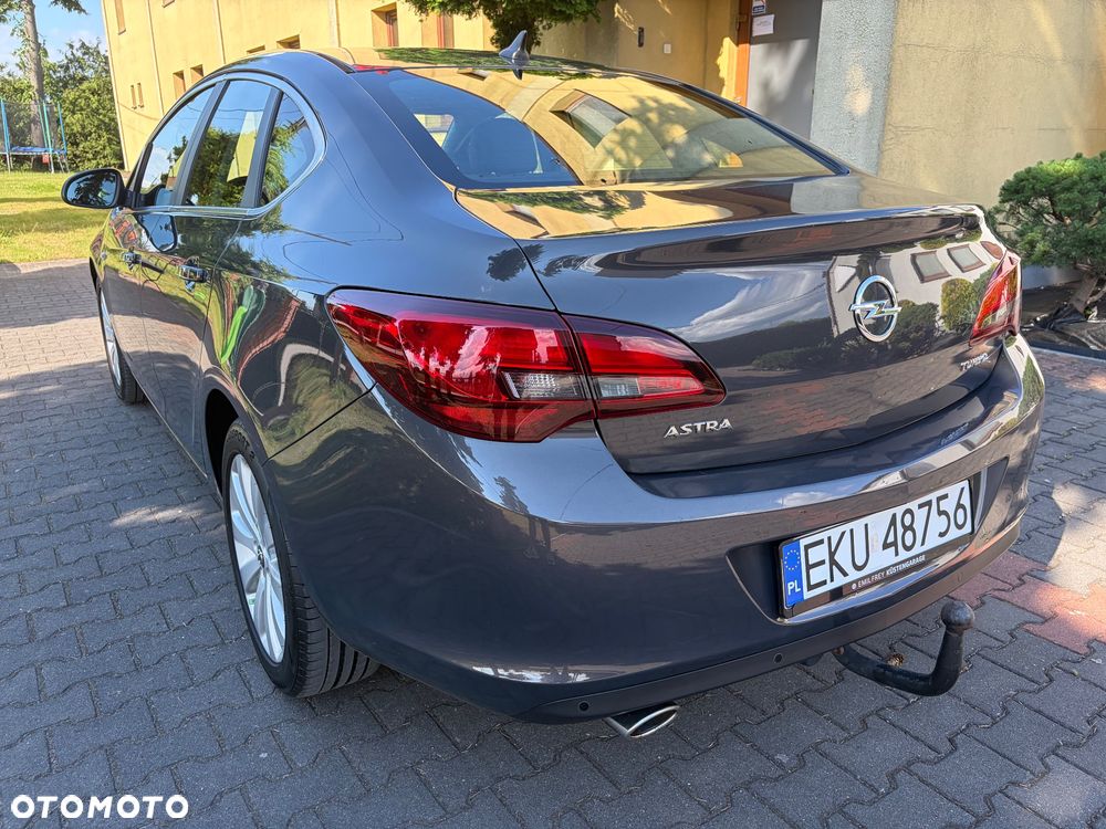 Opel Astra 1.4 Turbo - 11