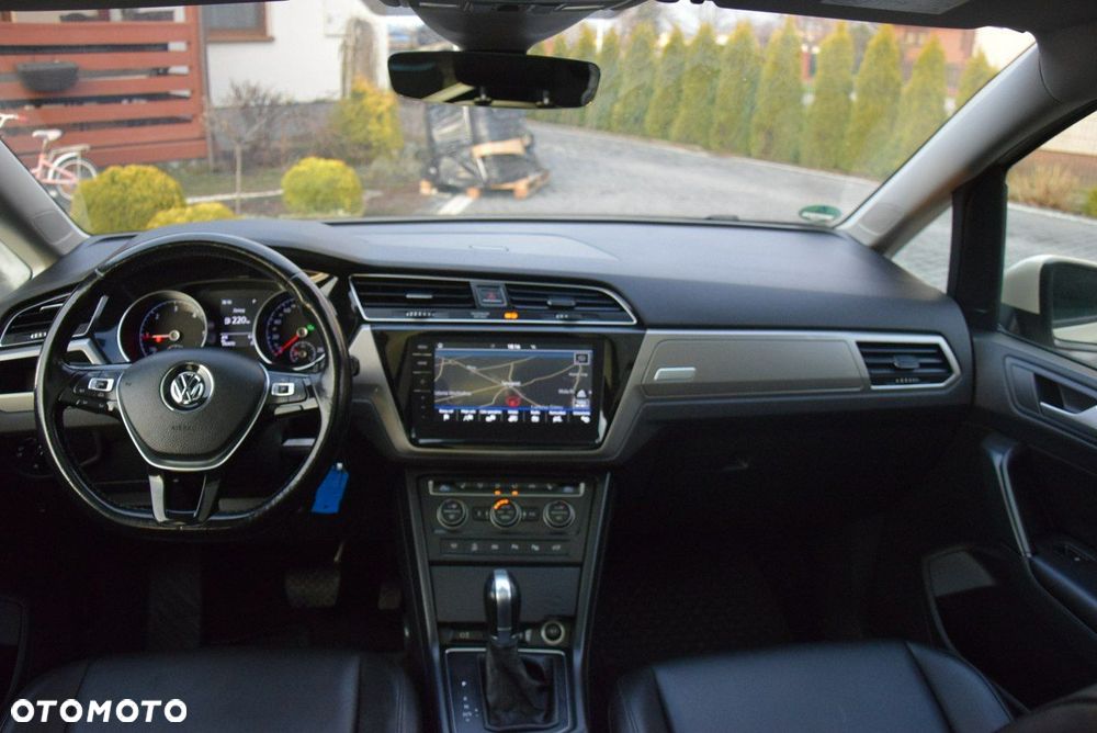 Volkswagen Touran - 30