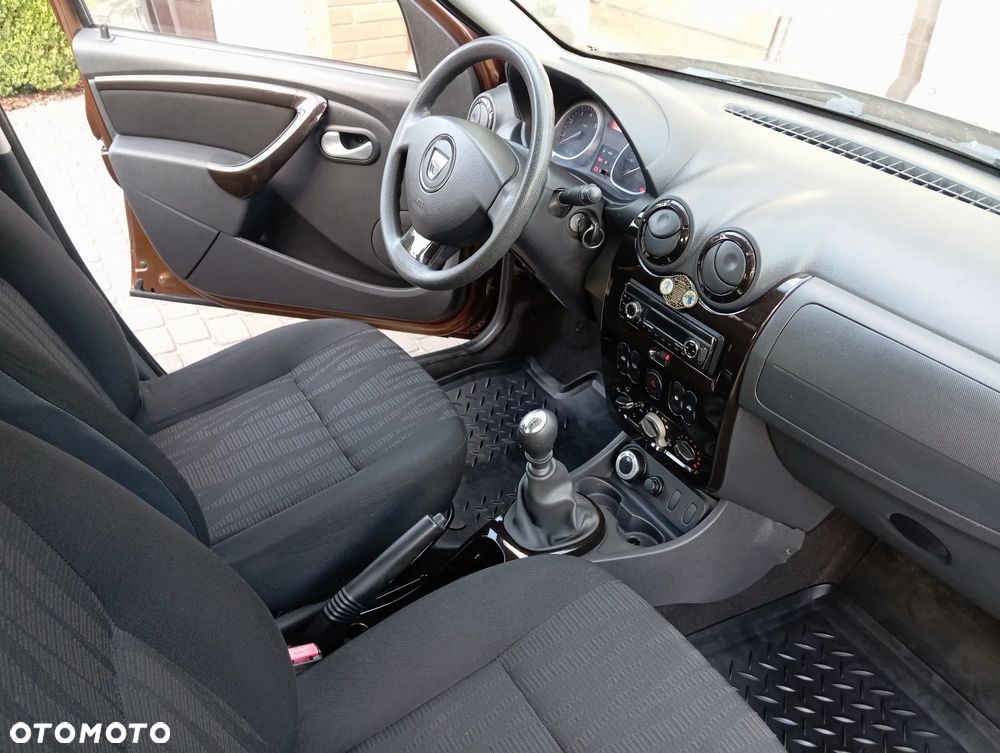 Dacia Duster 1.6 Laureate 4x4 - 31