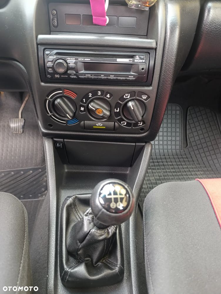 Opel Astra 1.4 GL - 10