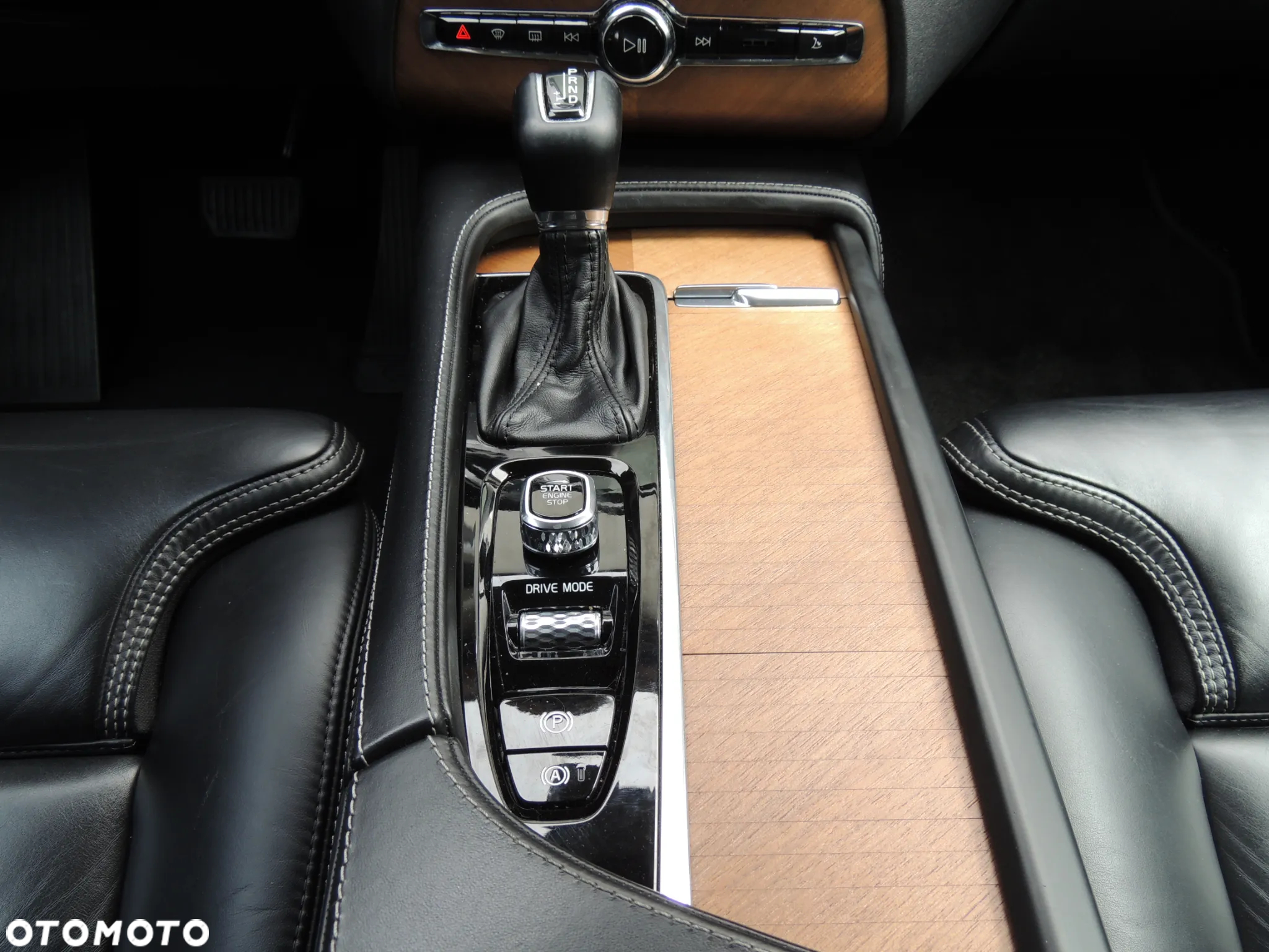 Volvo XC 90 D5 SCR AWD Inscription 7os - 12