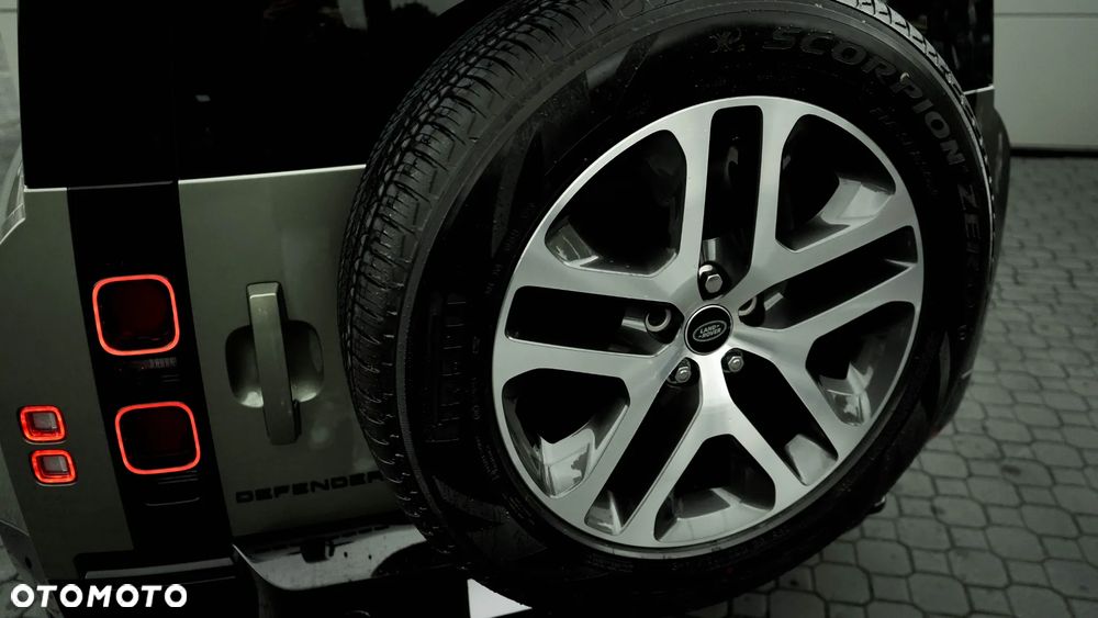 Land Rover Defender 110 3.0 D300 mHEV X-Dynamic HSE - 11