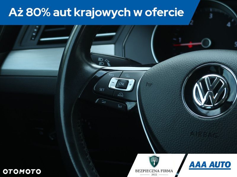 Volkswagen Passat - 21