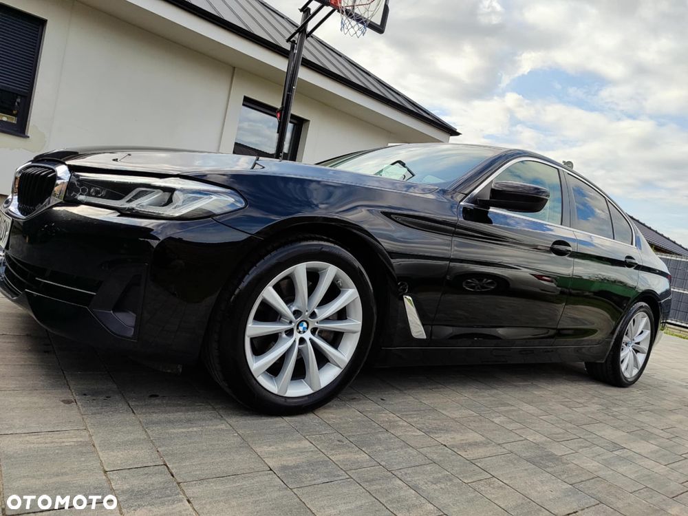 BMW Seria 5 518d Business Edition - 14