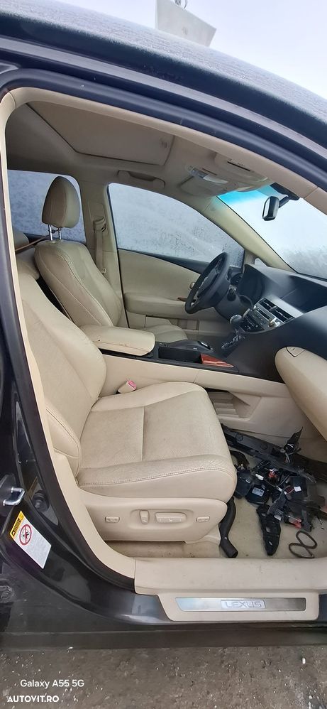 Dezmembrez Lexus RX450H - 7