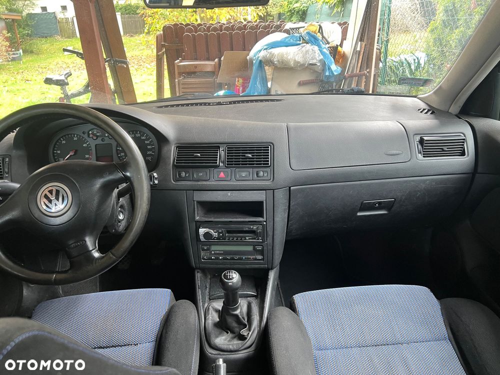 Volkswagen Golf - 10