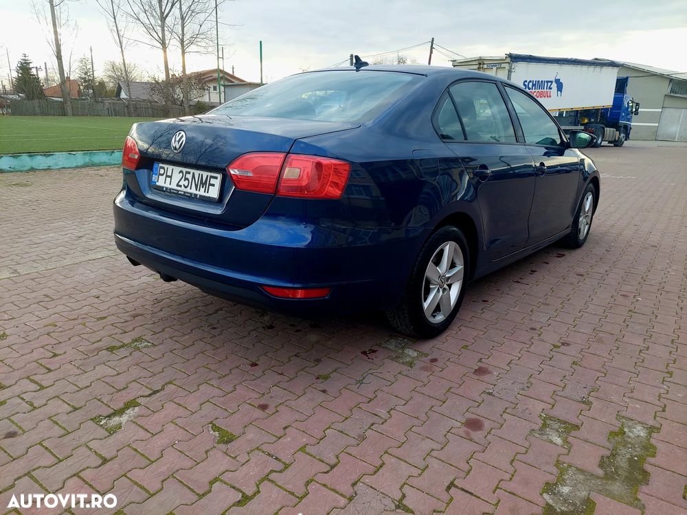 Volkswagen Jetta 1.6 TDI Highline - 3